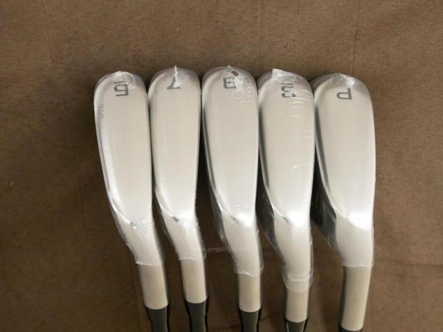 Iron set : Other Brand : **ของใหม่ ยังไม่แกะพลาสติก** ชุดเหล็ก Cobra Aerojet (ออกปี 2023 ตีง่าย ไกล) มีเหล็ก 6-Pw (5 ชิ้น) ก้านกราไฟต์ Fujikura Speeder NX Flex R