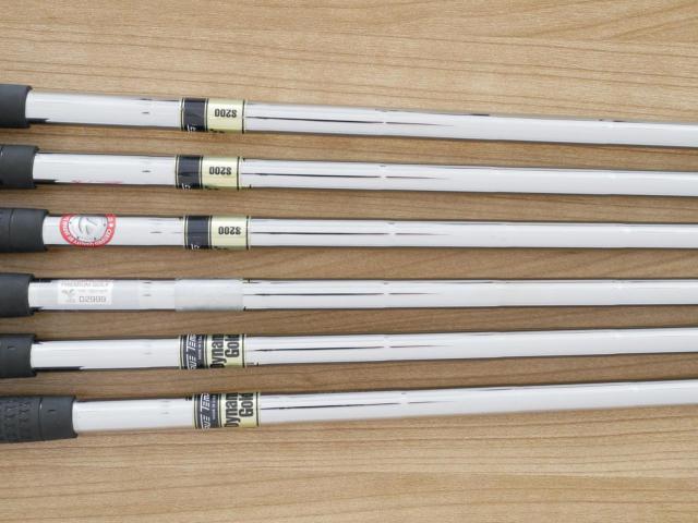 Iron set : Taylormade : ชุดเหล็ก Taylormade P750 Forged (คม นุ่ม แน่น) มีเหล็ก 5-Pw (6 ชิ้น) ก้านเหล็ก Dynamic Gold S200