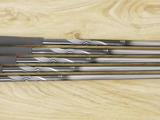 Iron set : Taylormade : ชุดเหล็ก Taylormade Gloire (รุ่นท๊อปสุด Japan Spec. ใบใหญ่ ตีง่าย ไกล) มีเหล็ก 6-Pw (5 ชิ้น) ก้านกราไฟต์ Flex R