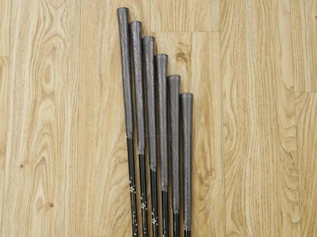 Iron set : Other Brand : **ของใหม่ ยังไม่แกะพลาสติก** ชุดเหล็ก Mutsumi Honma MH777 One Length (ใบใหญ่ ตีง่าย ไกล) มีเหล็ก 5-Pw (6 ชิ้น) ก้านกราไฟต์ Flex R