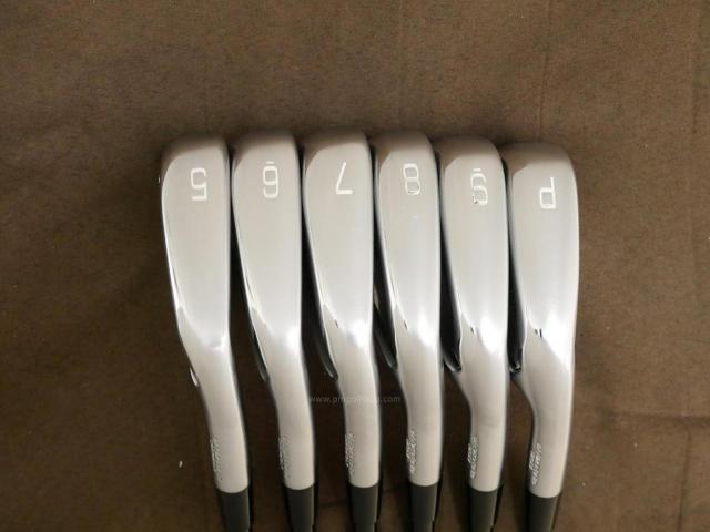 Iron set : Mizuno : ชุดเหล็ก Mizuno JPX 923 Forged (ออกปี 2023 ตัวท๊อป นุ่ม แน่น) มีเหล็ก 5-Pw (6 ชิ้น) ก้านกราไฟต์ Tour AD 75 Flex S