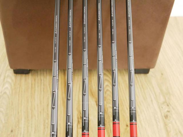 Iron set : Taylormade : ชุดเหล็ก Taylormade Stealth HD (ออกปี 2022 Japan Spec. ใบใหญ่มาก ตีง่ายสุดๆ) มีเหล็ก 6-Pw,Aw (6 ชิ้น) ก้านกราไฟต์ Mitsubishi Tensei TM60 Flex S