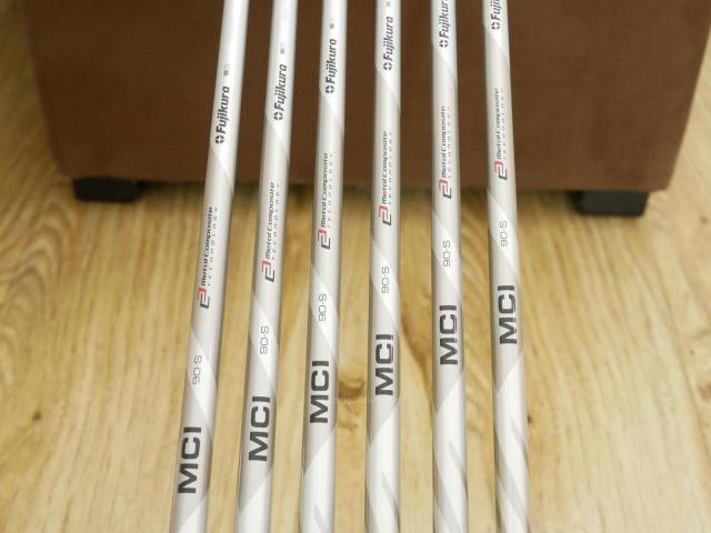 Iron set : Romaro : ชุดเหล็ก Romaro Ray V Forged มีเหล็ก 5-Pw (6 ชิ้น) ก้านกราไฟต์ Fujikura MCI 90 Flex S