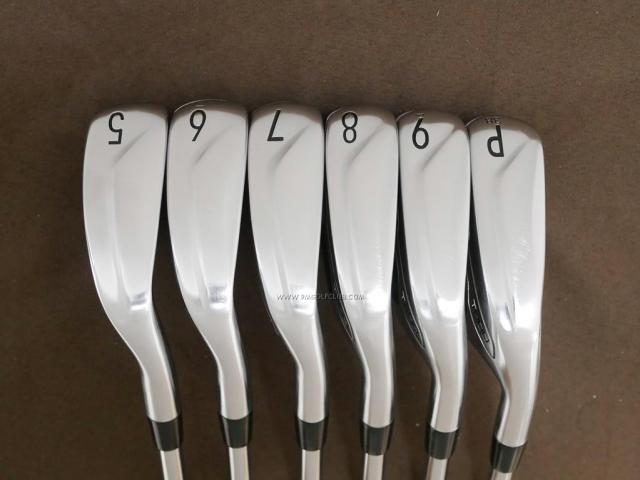 Iron set : Titleist : ชุดเหล็ก Titleist T400 (รุ่นล่าสุด ง่ายที่สุด ไกลที่สุด ออกปี 2020) มีเหล็ก 5-Pw (6 ชิ้น) ก้านเหล็ก NS Pro Zelos 8 Flex S