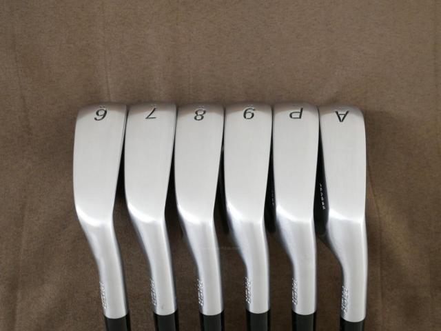 Iron set : PRGR : ชุดเหล็ก PRGR 03 Forged (รุ่นล่าสุด ปี 2024 ตีง่าย ไกลมากๆๆ) มีเหล็ก 6-Pw,AW (6 ชิ้น) ก้านกราไฟต์ Mitsubishi Diamana Flex R