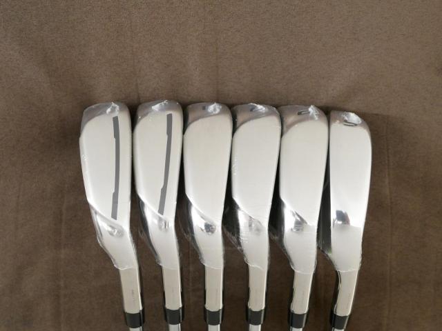 Iron set : Taylormade : **ของใหม่ ยังไม่แกะพลาสติก** ชุดเหล็ก Taylormade RBZ มีเหล็ก 6-Pw,Sw (6 ชิ้น) ก้านเหล็ก Flex S