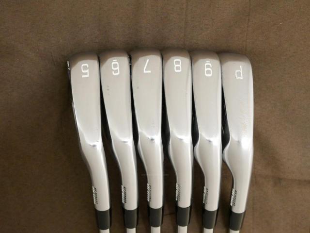 Iron set : Mizuno : ชุดเหล็ก Mizuno JPX 900 Forged (นุ่มมาก ตีง่าย ระยะดี) มีเหล็ก 5-Pw (6 ชิ้น) ก้านเหล็ก Dynamic Gold R200