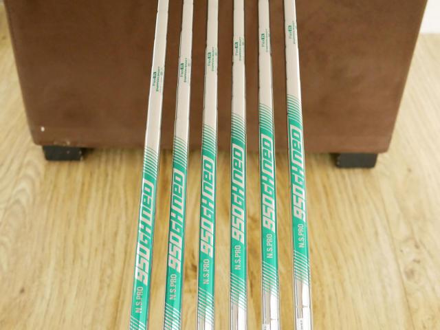 Iron set : Titleist : ชุดเหล็ก Titleist T100S Forged (รุ่นปี 2022) มีเหล็ก 5-Pw (6 ชิ้น) ก้านเหล็ก NS Pro 950 NEO Flex R