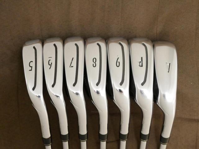 Iron set : Taylormade : ชุดเหล็ก Taylormade Gloire (รุ่นท๊อปสุด Japan Spec. ใบใหญ่ ตีง่าย ไกล) มีเหล็ก 5-Pw,Aw (7 ชิ้น) ก้านเหล็ก NS Pro 950 Flex S