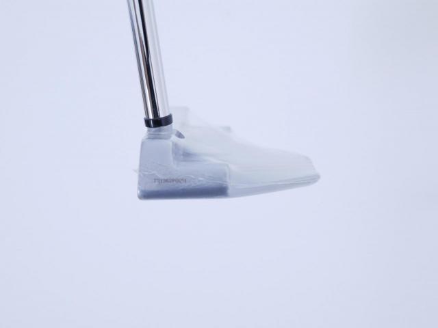 Putter : All : **ของใหม่ ยังไม่แกะพลาสติก** พัตเตอร์ Odyssey White Hot OG 2M ยาว 33 นิ้ว