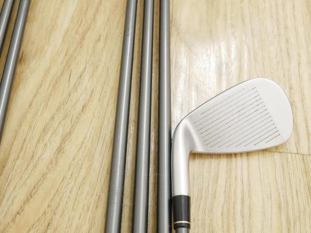 Iron set : Taylormade : ชุดเหล็ก Taylormade r9 มีเหล็ก 4-Pw (7 ชิ้น) ก้านกราไฟต์ Flex R