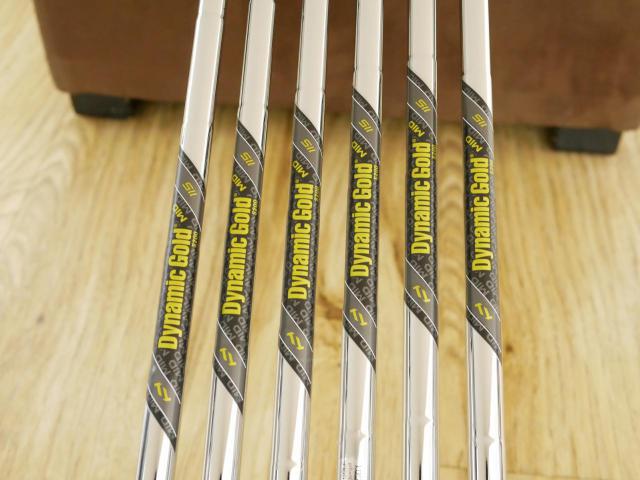 Iron set : Taylormade : **ของใหม่ ยังไม่แกะพลาสติก** ชุดเหล็ก Taylormade P7CB Forged (ซีรี่ย์ท้อปสุด ล่าสุด ปี 2025) มีเหล็ก 5-Pw (6 ชิ้น) ก้านเหล็ก Dynamic Gold 115 MID S200