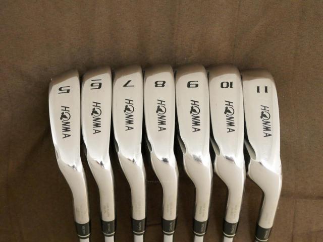 Iron set : Honma : ชุดเหล็ก Honma Bezeal 525 (ออกปี 2016 รุ่นนี้ใบใหญ่ที่สุดของ Honma) มีเหล็ก 5-11 (7 ชิ้น เทียบเท่า 4-Pw) ก้านเหล็ก NS Pro 950 Flex S