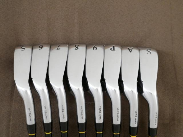 Iron set : Katana : ชุดเหล็ก Katana Voltio G (ตีง่าย ไกล) มีเหล็ก 5-Pw,Aw,Sw (8 ชิ้น) ก้านกราไฟต์ Tour AD VT-5 Flex SR