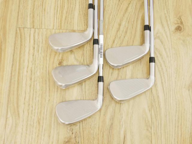 Iron set : Other Brand : **ของใหม่ ยังไม่แกะพลาสติก** ชุดเหล็ก Cobra Aerojet (ออกปี 2023 ตีง่าย ไกล) มีเหล็ก 6-Pw (5 ชิ้น) ก้านเหล็ก True Temper Elevate 95 Flex S