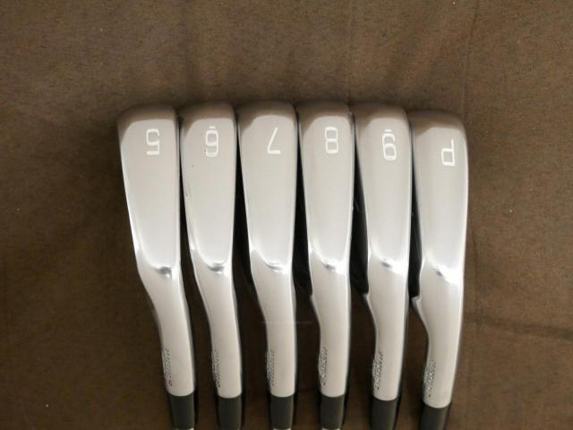 Iron set : Mizuno : ชุดเหล็ก Mizuno Pro 243 Forged (ปี 2024 นุ่ม แน่น ระยะดี) มีเหล็ก 5-Pw (6 ชิ้น) ก้านเหล็ก NS Pro 950HT Flex SR