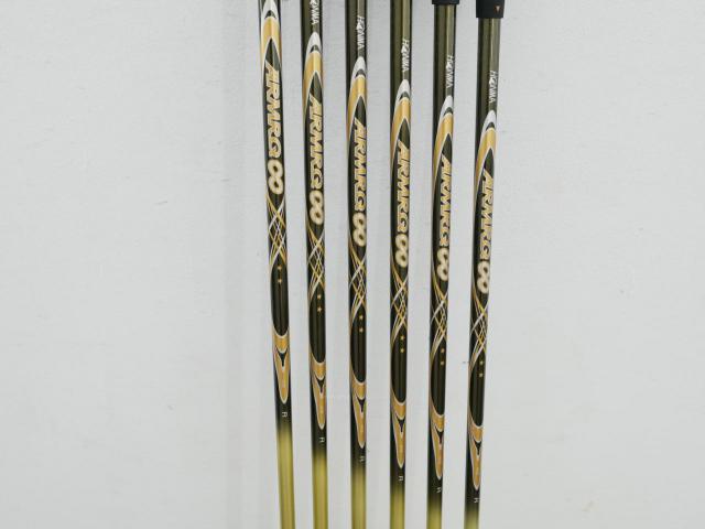 Iron set : Honma : ชุดเหล็ก Honma Beres IS-05 Forged (ปี 2017) มีเหล็ก 6-11 (6 ชิ้น ระยะเทียบเท่า 5-Pw ของรุ่นอื่นๆ) ก้าน ARMRQ ∞ (48) Flex R (2 ดาว)