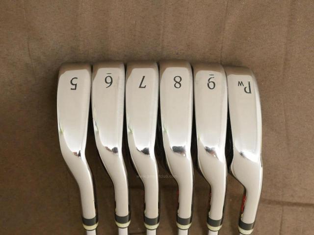 Iron set : Maruman : ชุดเหล็ก Maruman Majesty Royal VQ (รุ่นท๊อปสุด) มีเหล็ก 5-Pw (6 ชิ้น) ก้านเหล็ก NS Pro 950 Flex R