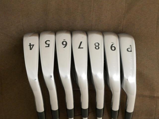 Iron set : Titleist : ชุดเหล็ก Titleist VG3 Forged (Japan Spec. นุ่มแน่น) มีเหล็ก 4-Pw (7 ชิ้น) ก้านเหล็ก NS Pro 950 Flex R