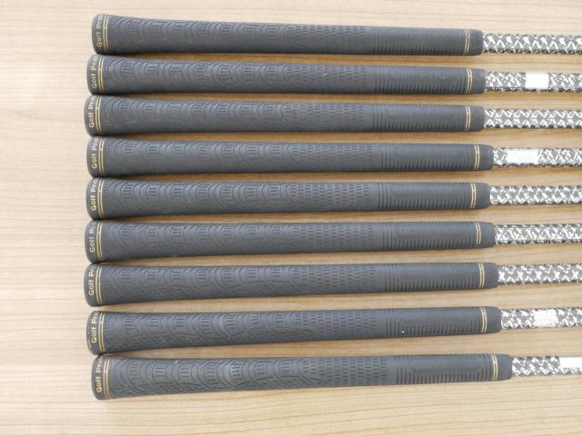 Iron set : Honma : ชุดเหล็ก Honma Beres Black Forged (ออกปี 2022 สวยมากๆ) มีเหล็ก 5-11,Aw,Sw (9 ชิ้น เทียบเท่า 4-Pw,Aw,Sw) ก้าน ARMRQ MX Flex R