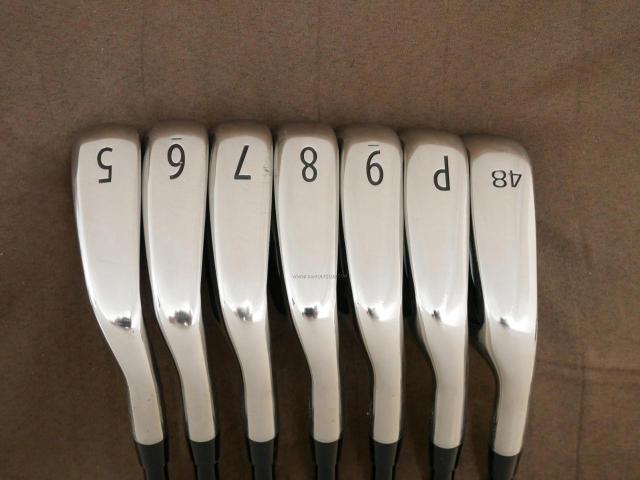 Iron set : Titleist : ชุดเหล็ก Titleist AP1 718 (ออกปี 2018) มีเหล็ก 5-Pw,48 (7 ชิ้น) ก้านกราไฟต์ Mitsubishi TENSEI AMC IR Flex R