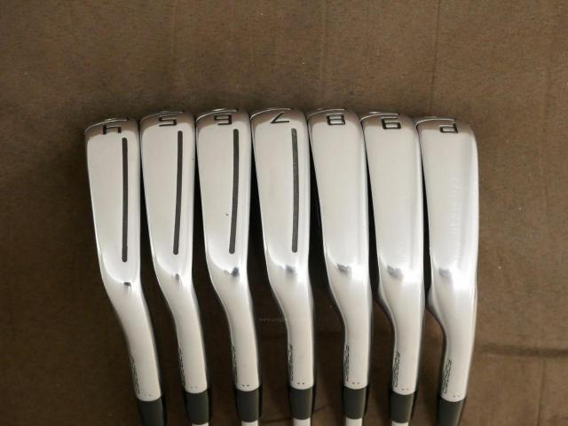 Iron set : Taylormade : ชุดเหล็ก Taylormade P790 (ตัวท้อปสุด ออกปี 2019) มีเหล็ก 4-Pw (7 ชิ้น) ก้านเหล็ก NS Pro Modus 105 Flex S