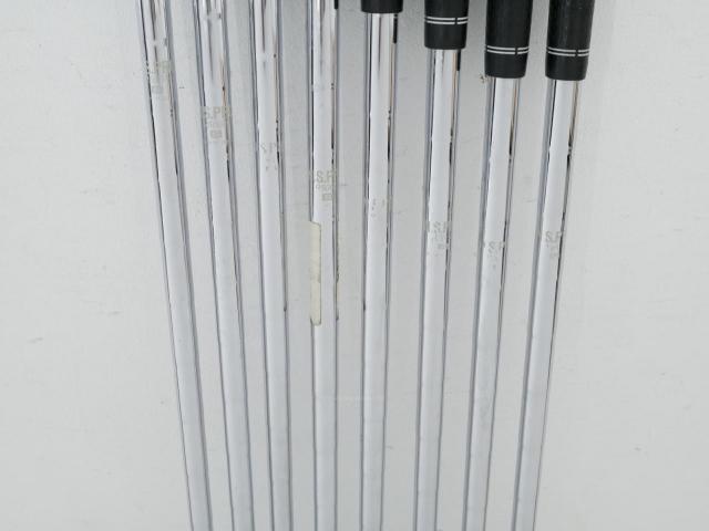 Iron set : Titleist : ชุดเหล็ก Titleist AP2 712 Forged มีเหล็ก 3-Pw (8 ชิ้น) ก้านเหล็ก NS Pro 950 Flex S