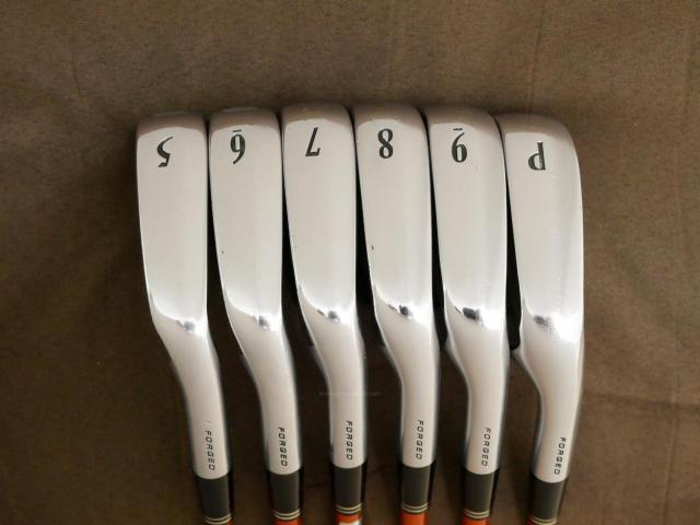 Iron set : Other Brand : ชุดเหล็ก Srixon Z565 Forged มีเหล็ก 5-Pw (6 ชิ้น) ก้านกราไฟต์ Miyazaki 8 Flex S