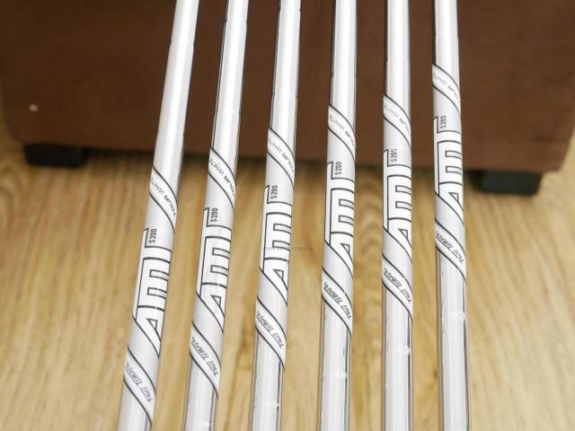 Iron set : Taylormade : ชุดเหล็ก Taylormade M5 (ออกปี 2019 Japan Spec) มีเหล็ก 5-Pw (6 ชิ้น) ก้านเหล็ก AMT Tour White S200