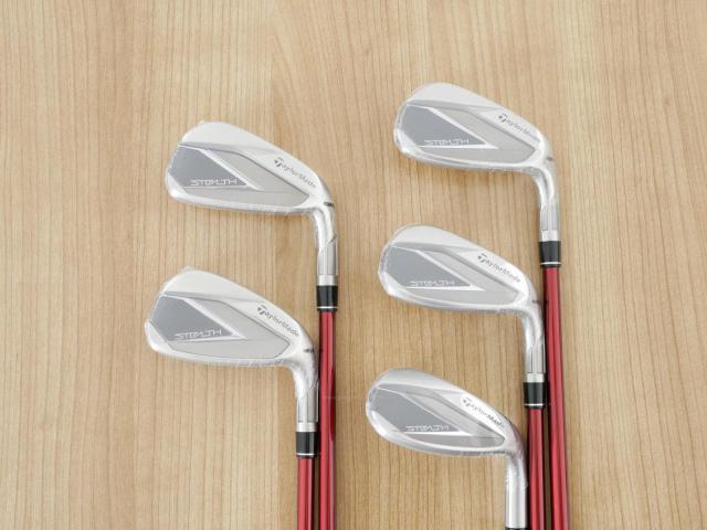 Lady club : All : **ของใหม่ ยังไม่แกะพลาสติก** ชุดเหล็ก Taylormade Stealth (รุ่นปี 2023 Japan Spec.) มีเหล็ก 7-Pw,Sw (5 ชิ้น) ก้านกราไฟต์ Mitsubishi Tensei TM40 Flex A (Lady)