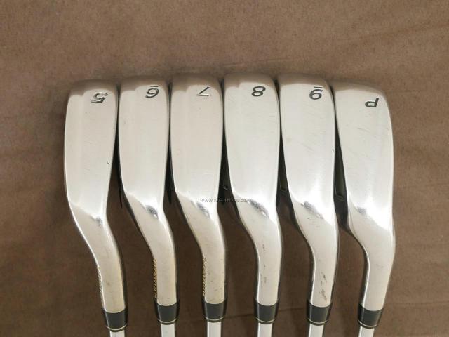 Iron set : Taylormade : ชุดเหล็ก Taylormade XR-05 (หน้า Titanium รุ่นท็อป) มีเหล็ก 5-Pw (6 ชิ้น) ก้านเหล็ก Ns Pro 850 Flex R