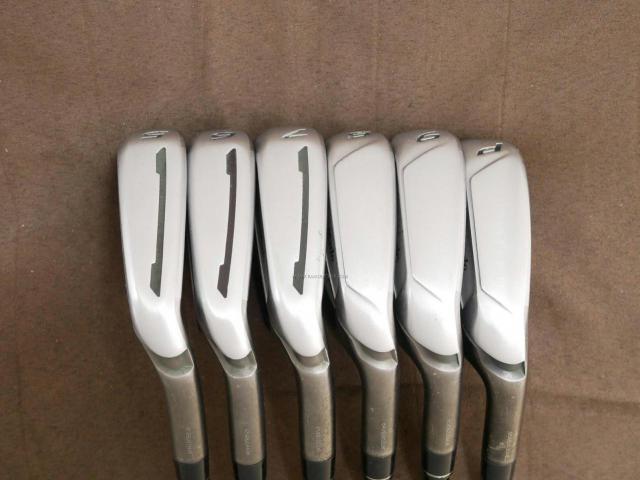 Iron set : Taylormade : ชุดเหล็ก Taylormade SpeedBlade มีเหล็ก 5-Pw (6 ชิ้น) ก้านกราไฟต์ Flex S