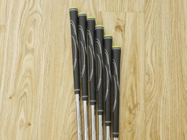 Iron set : Daiwa : ชุดเหล็ก Daiwa OnOff AKA FF (รุ่นปี 2022 หน้าเด้ง ตีไกลมากๆ) มีเหล็ก 7-Pw,Aw,As (6 ชิ้น) ก้านเหล็ก Dynamic Gold 105 R300