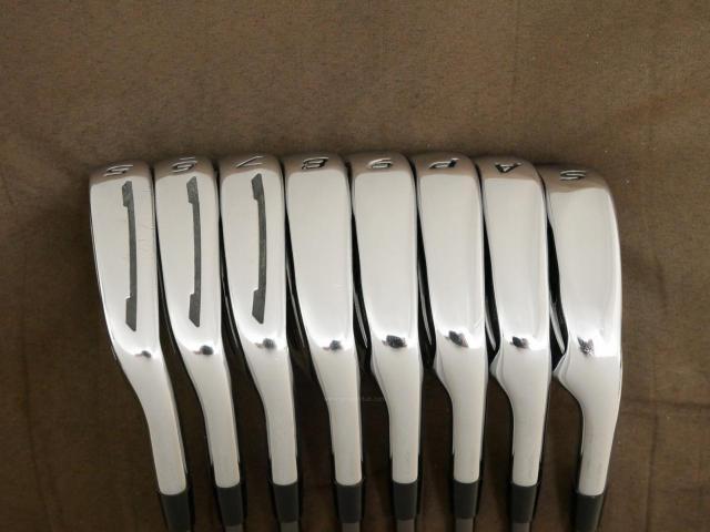 Iron set : Taylormade : ชุดเหล็ก Taylormade SLDR มีเหล็ก 5-Pw,Aw,Sw (8 ชิ้น) ก้านกราไฟต์ Flex R